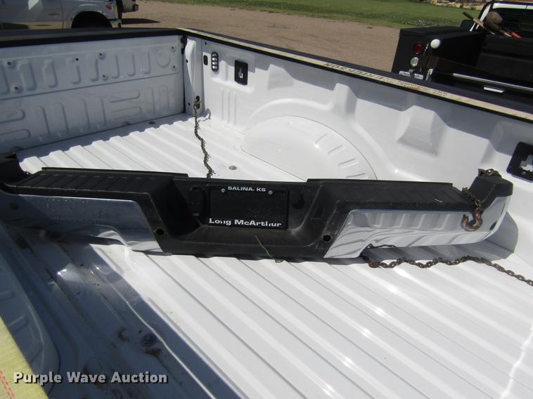 image for item DD8834 2018 Ford F350 pickup truck bed
