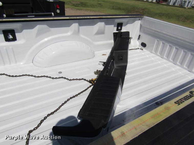 image for item DD8834 2018 Ford F350 pickup truck bed