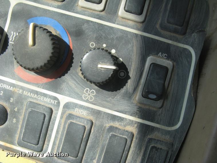 image for item DE2953 1999 John Deere 644H wheel loader