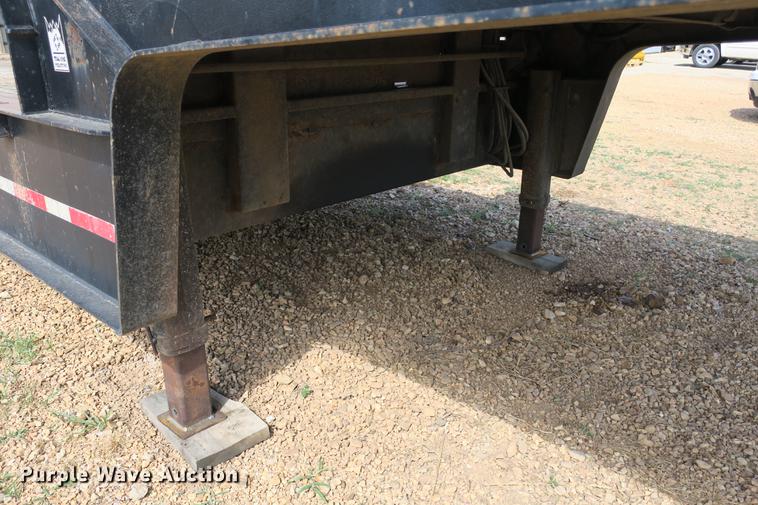 image for item DE3756 1997 Trail King TK70HT-482 drop deck equipment trailer