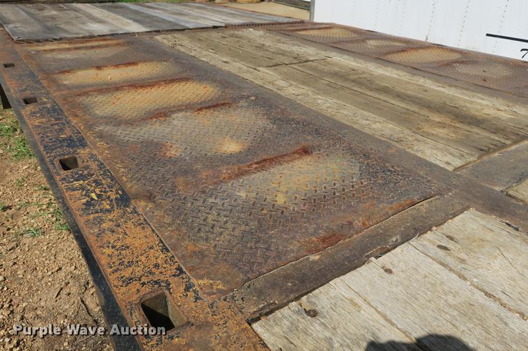 image for item DE3756 1997 Trail King TK70HT-482 drop deck equipment trailer