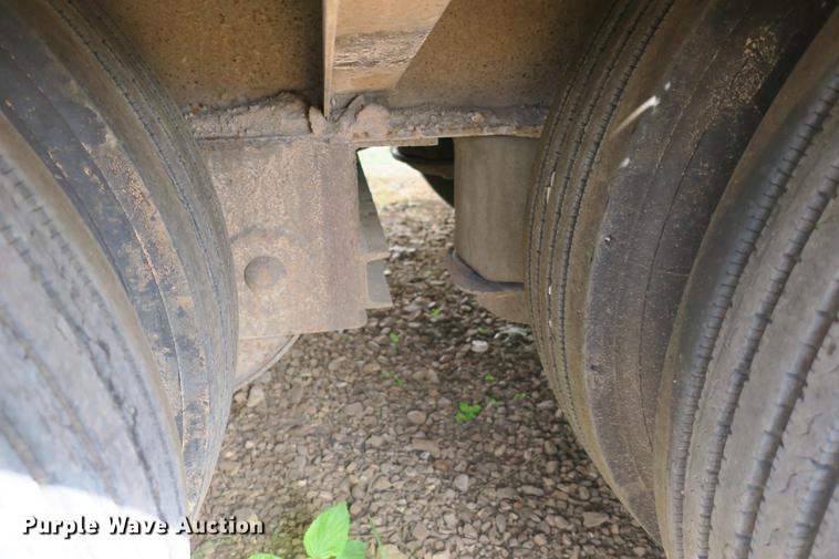 image for item DE3756 1997 Trail King TK70HT-482 drop deck equipment trailer