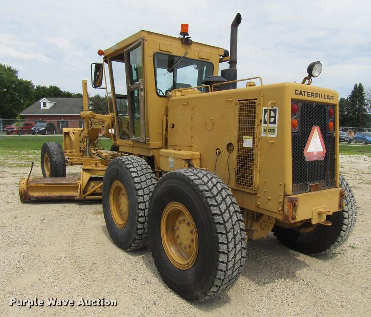image for item DF3826 1983 Caterpillar 140G motor grader