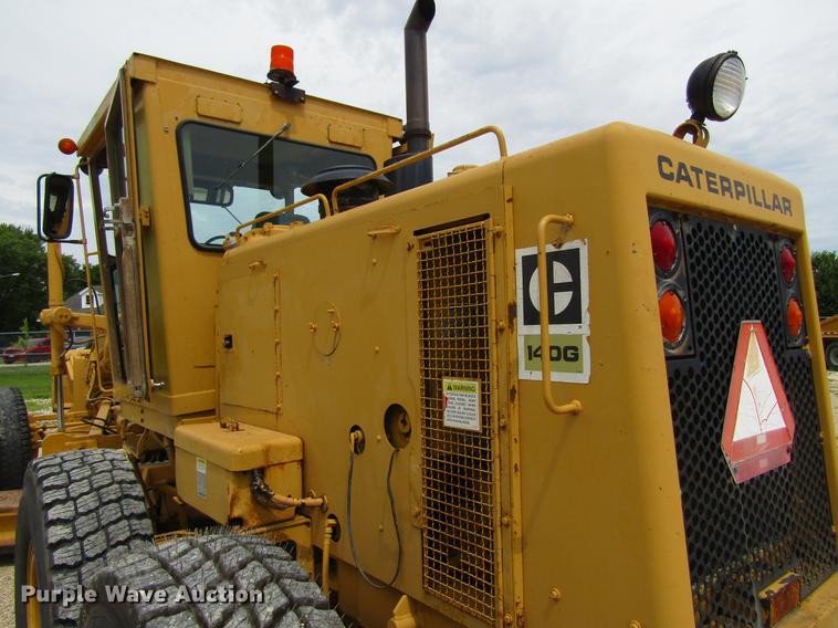 image for item DF3826 1983 Caterpillar 140G motor grader