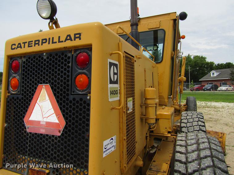 image for item DF3826 1983 Caterpillar 140G motor grader