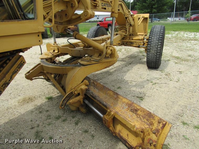 image for item DF3826 1983 Caterpillar 140G motor grader