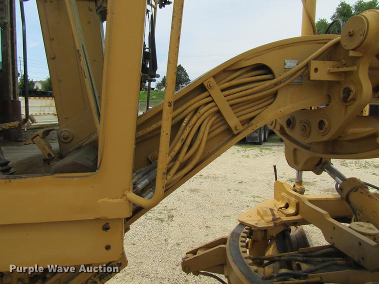 image for item DF3826 1983 Caterpillar 140G motor grader