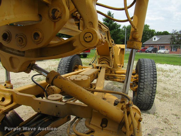 image for item DF3826 1983 Caterpillar 140G motor grader