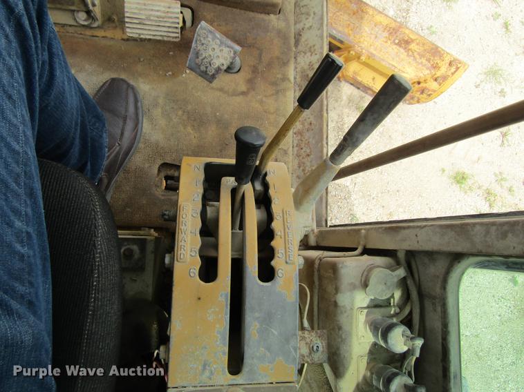 image for item DF3826 1983 Caterpillar 140G motor grader