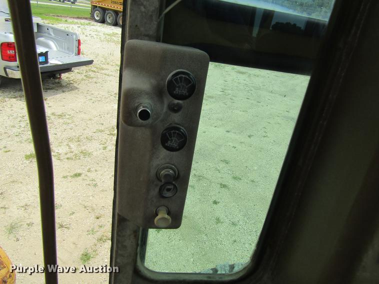 image for item DF3826 1983 Caterpillar 140G motor grader