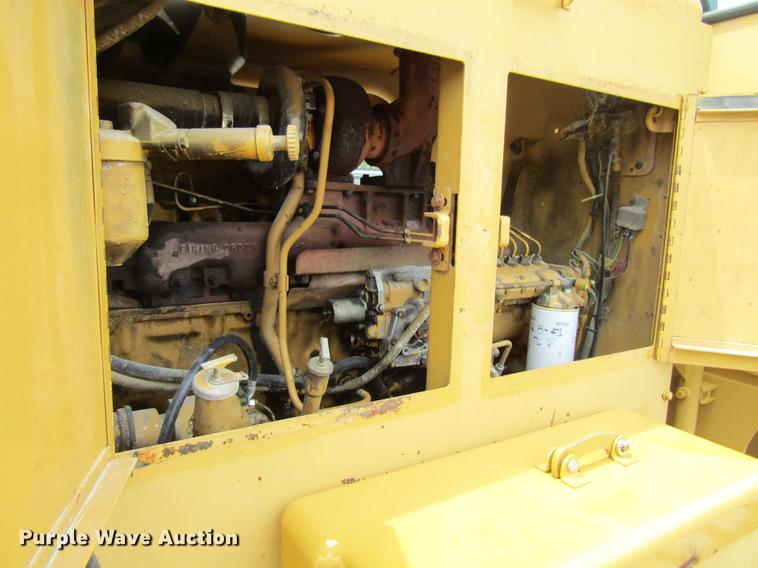 image for item DF3826 1983 Caterpillar 140G motor grader