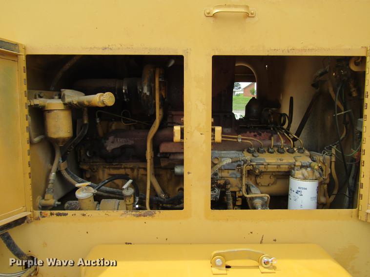 image for item DF3826 1983 Caterpillar 140G motor grader