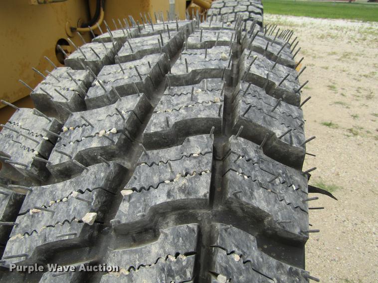 image for item DF3826 1983 Caterpillar 140G motor grader