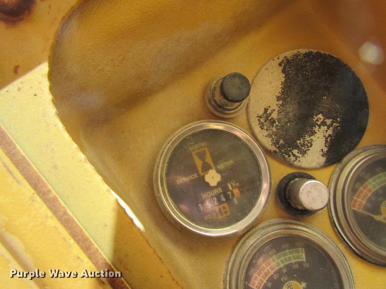 image for item DF3826 1983 Caterpillar 140G motor grader