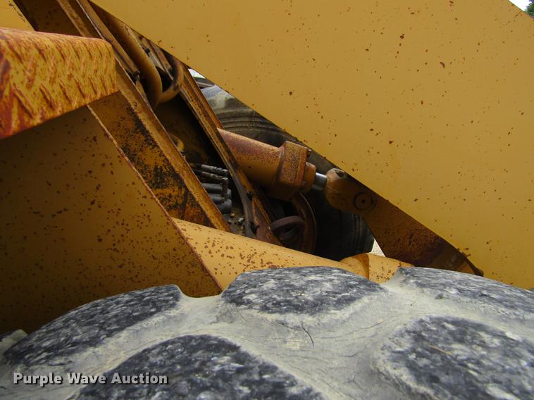 image for item DF3827 1983 Caterpillar 950B wheel loader