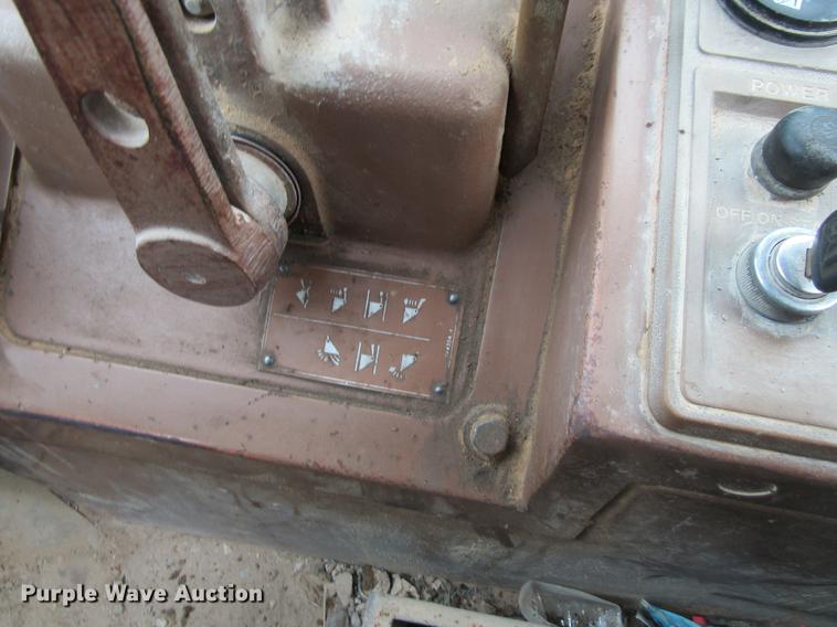 image for item DF3827 1983 Caterpillar 950B wheel loader