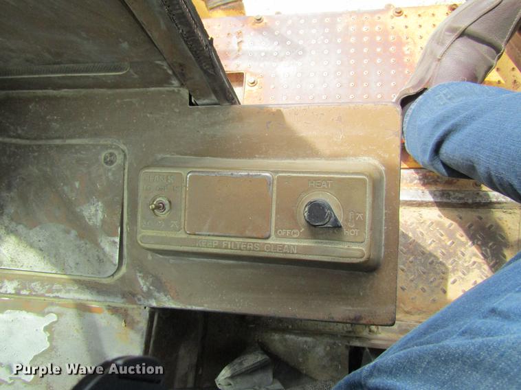 image for item DF3827 1983 Caterpillar 950B wheel loader