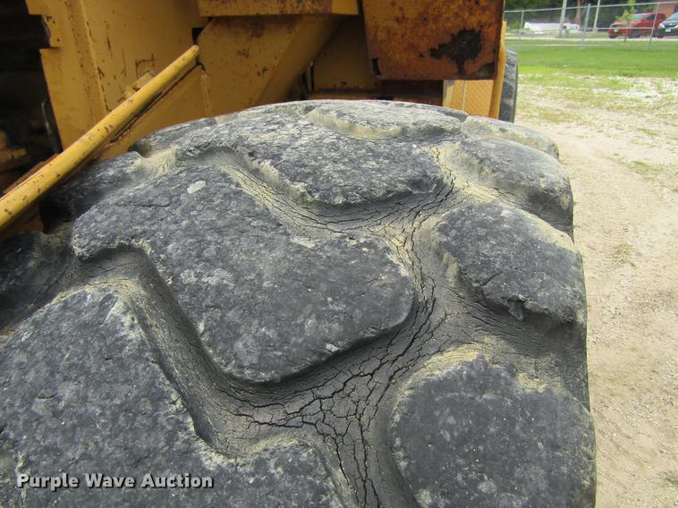 image for item DF3827 1983 Caterpillar 950B wheel loader