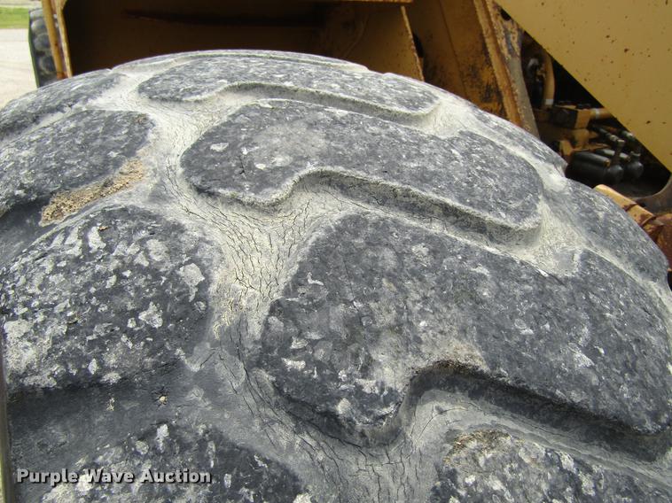 image for item DF3827 1983 Caterpillar 950B wheel loader