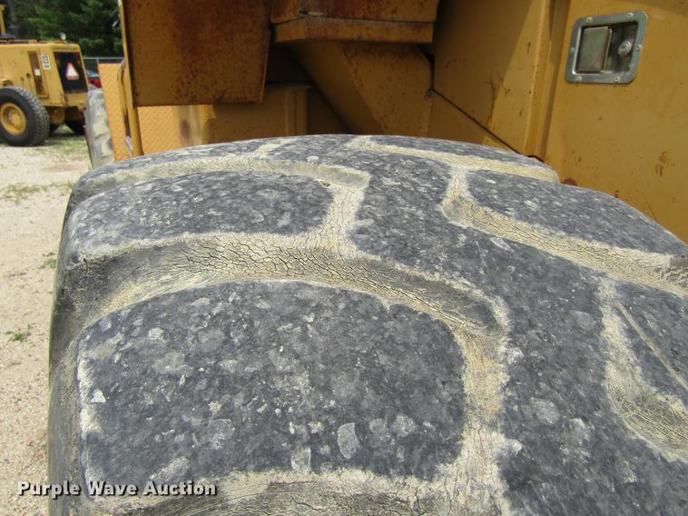 image for item DF3827 1983 Caterpillar 950B wheel loader