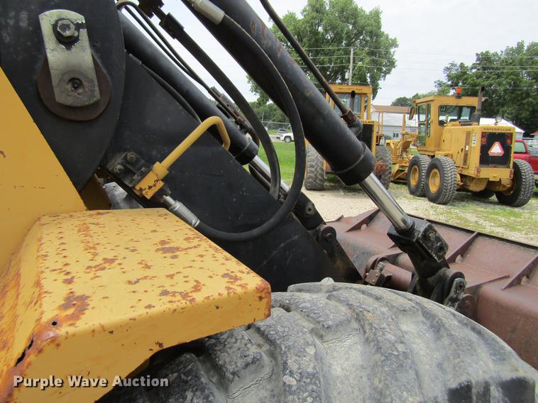 image for item DF3828 1989 Caterpillar IT28B wheel loader