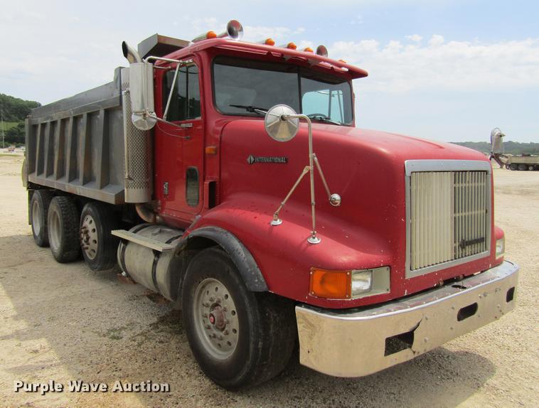 image for item DF3829 1997 International 9200 dump truck