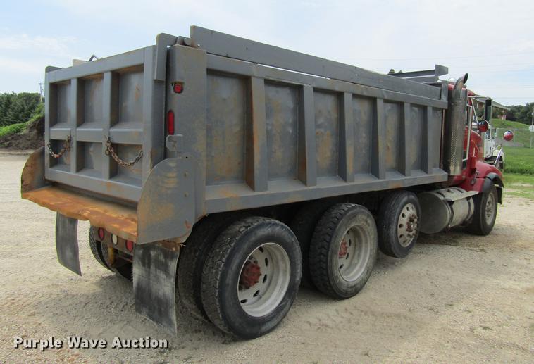 image for item DF3829 1997 International 9200 dump truck