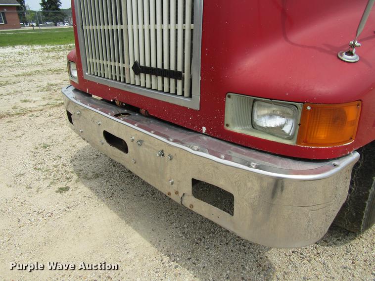 image for item DF3829 1997 International 9200 dump truck