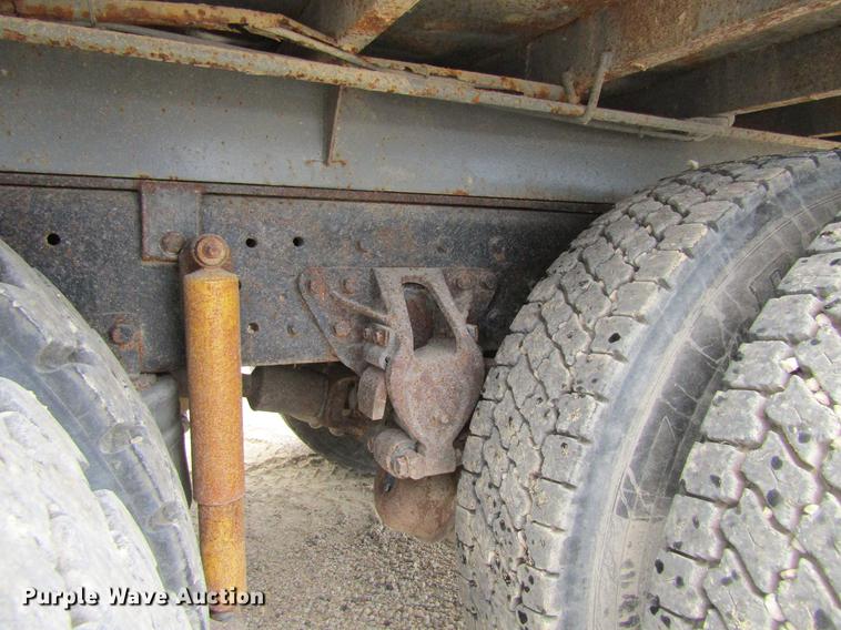 image for item DF3829 1997 International 9200 dump truck