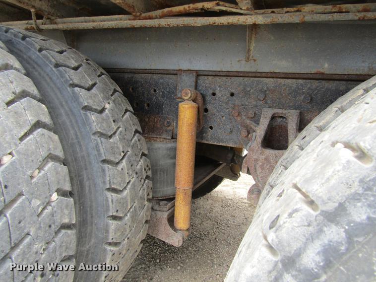 image for item DF3829 1997 International 9200 dump truck