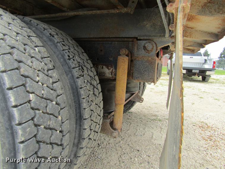 image for item DF3829 1997 International 9200 dump truck