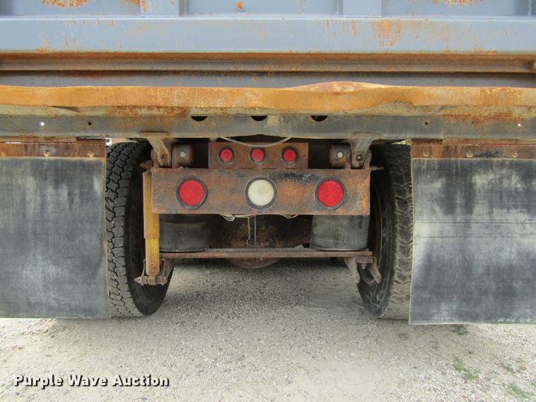 image for item DF3829 1997 International 9200 dump truck