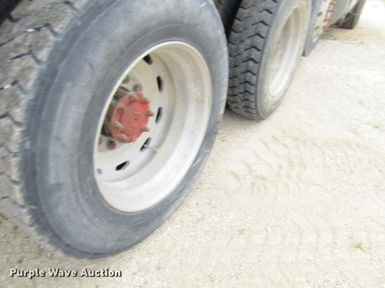 image for item DF3829 1997 International 9200 dump truck