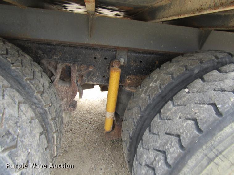 image for item DF3829 1997 International 9200 dump truck