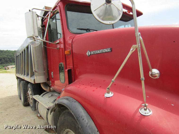 image for item DF3829 1997 International 9200 dump truck