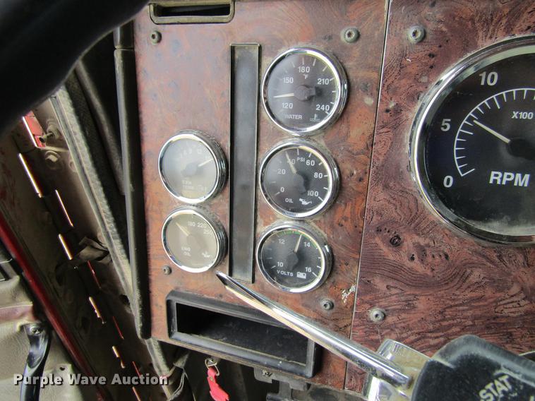 image for item DF3829 1997 International 9200 dump truck