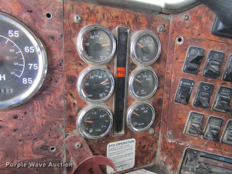 image for item DF3829 1997 International 9200 dump truck