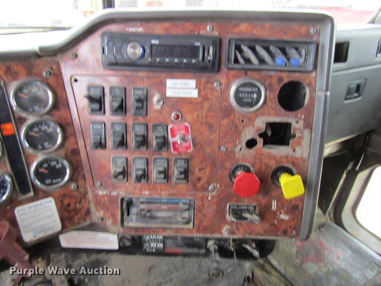 image for item DF3829 1997 International 9200 dump truck