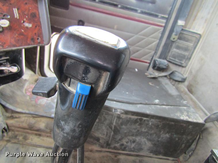 image for item DF3829 1997 International 9200 dump truck