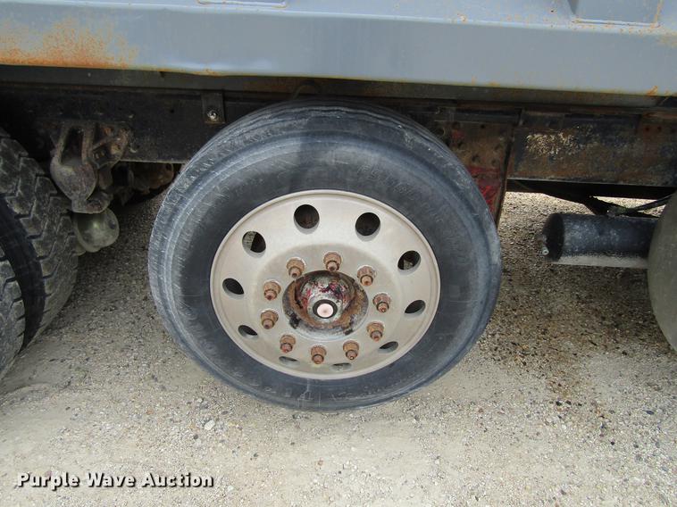 image for item DF3829 1997 International 9200 dump truck