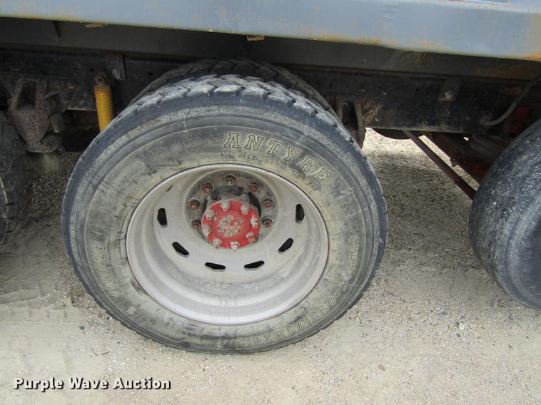 image for item DF3829 1997 International 9200 dump truck