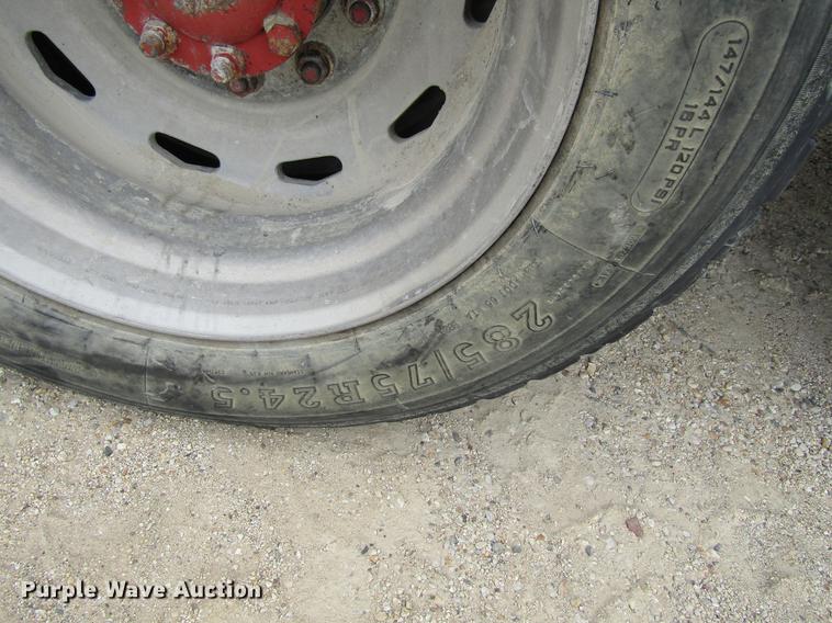 image for item DF3829 1997 International 9200 dump truck