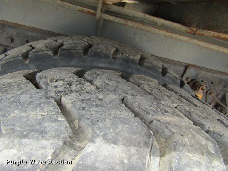 image for item DF3829 1997 International 9200 dump truck