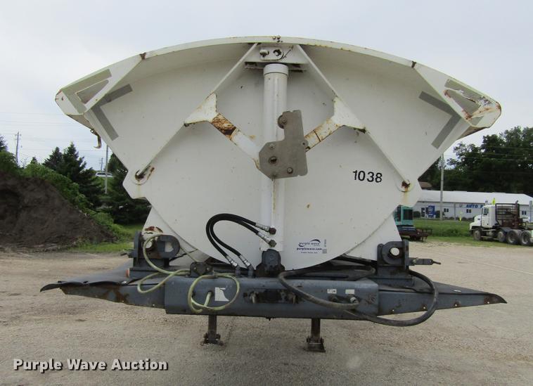 image for item DF3835 1999 Smithco SC2002 side dump trailer