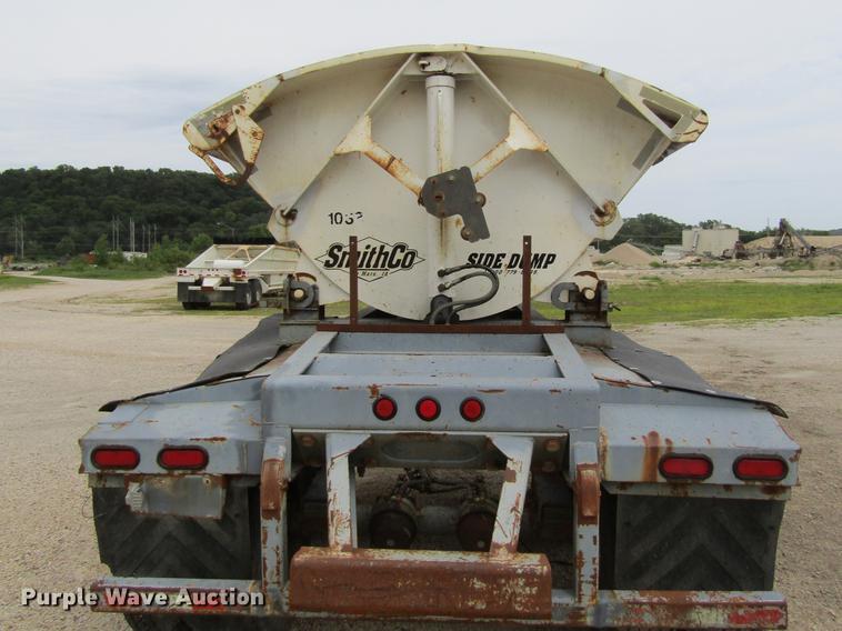 image for item DF3835 1999 Smithco SC2002 side dump trailer