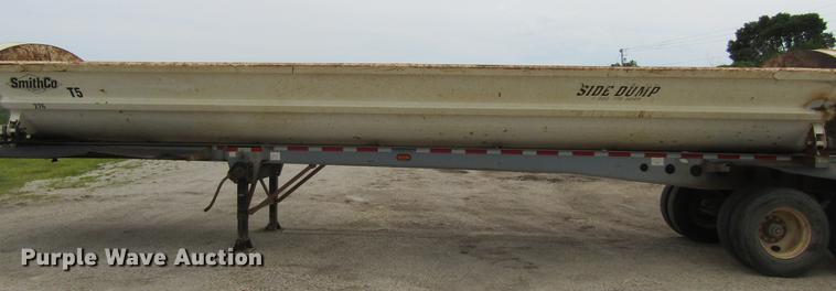 image for item DF3835 1999 Smithco SC2002 side dump trailer