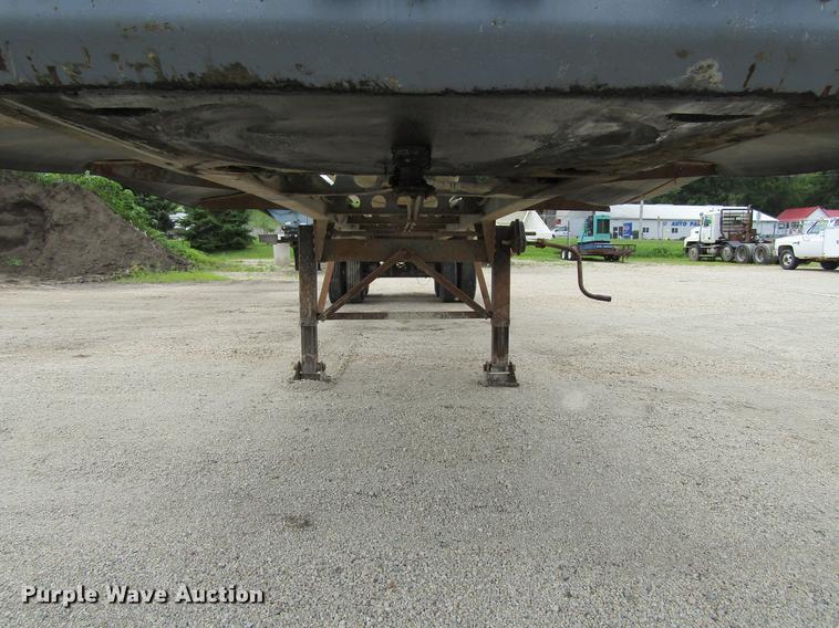 image for item DF3835 1999 Smithco SC2002 side dump trailer