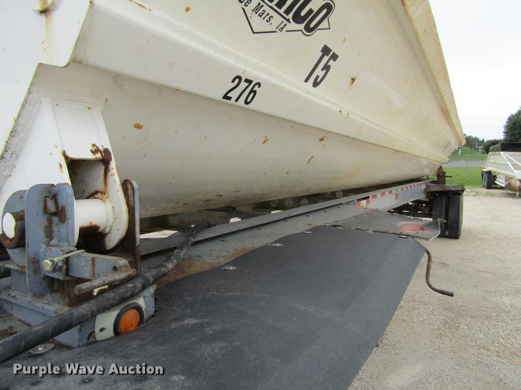 image for item DF3835 1999 Smithco SC2002 side dump trailer