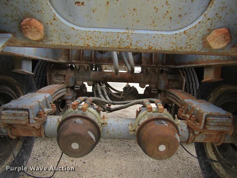 image for item DF3835 1999 Smithco SC2002 side dump trailer