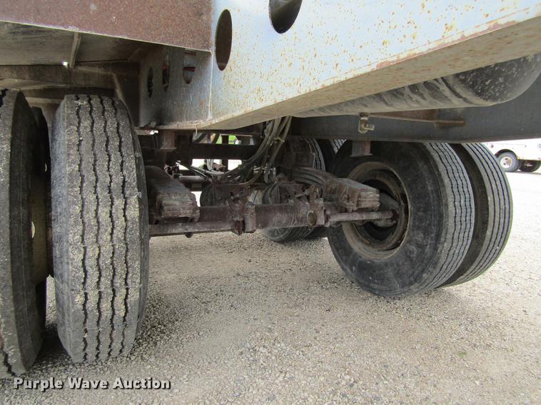 image for item DF3835 1999 Smithco SC2002 side dump trailer